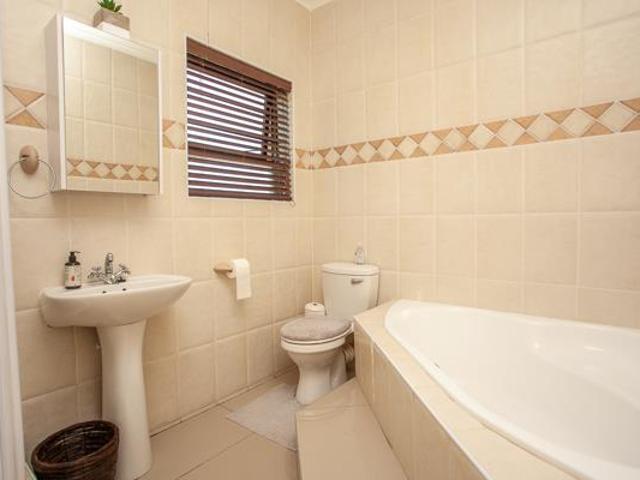 3 Bedroom Townhouse in Lorraine