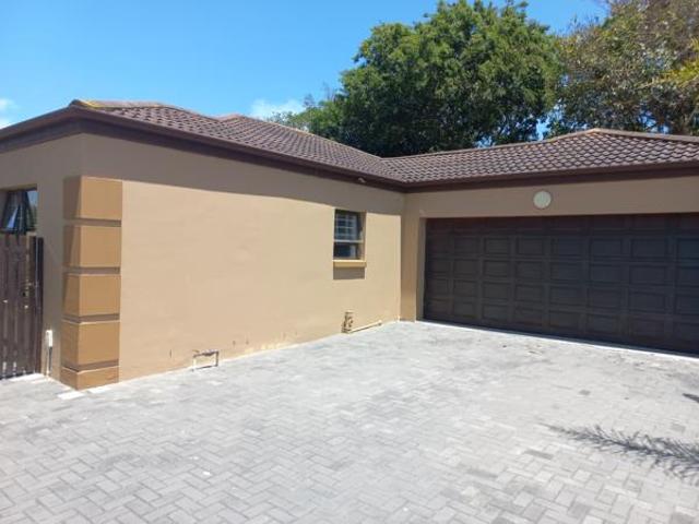 3 Bedroom Townhouse in Lorraine