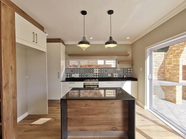 3 Bedroom Townhouse in Lorraine