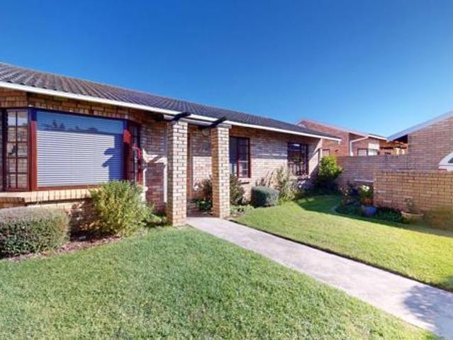 3 Bedroom Townhouse in Lorraine