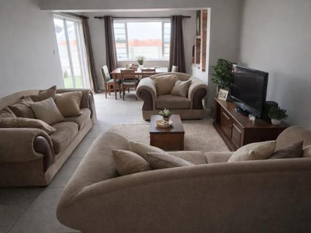 3 Bedroom Townhouse in Lorraine