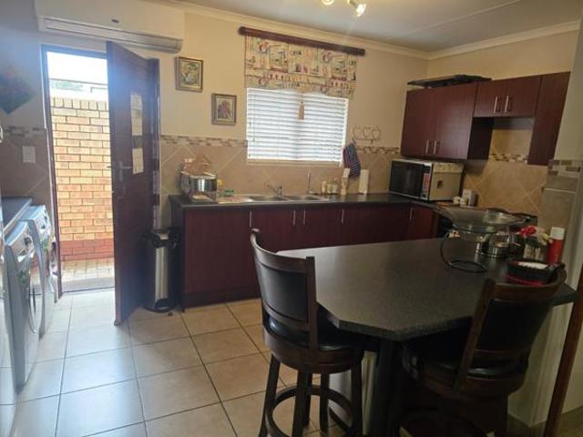 3 Bedroom Townhouse in Paarl Central