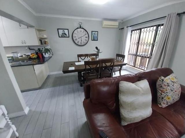 3 Bedroom Townhouse in Padfield Park