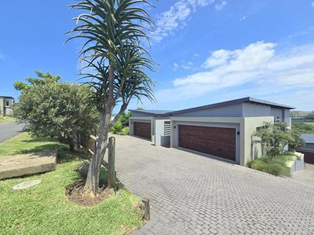3 Bedroom Townhouse in Palm Lakes Estate