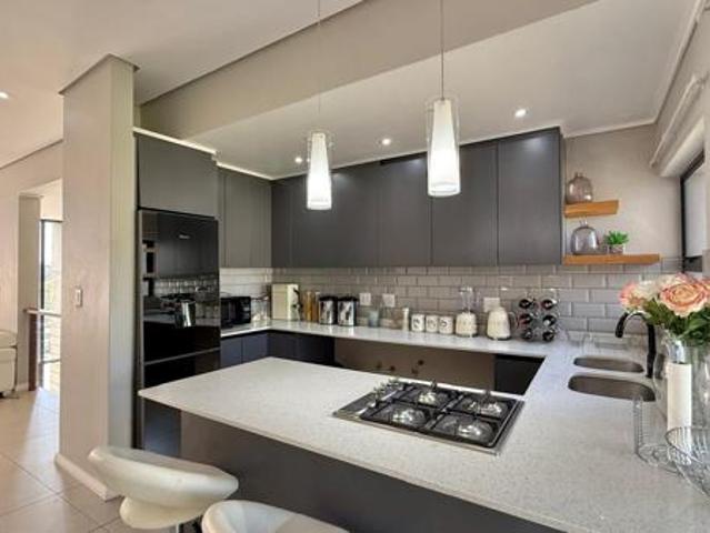 3 Bedroom Townhouse in Palm Lakes Estate