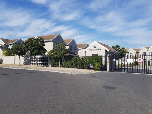 3 Bedroom Townhouse in Parklands