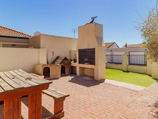 3 Bedroom Townhouse in Parklands