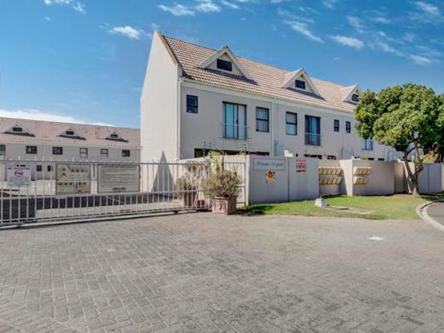 3 Bedroom Townhouse in Parklands
