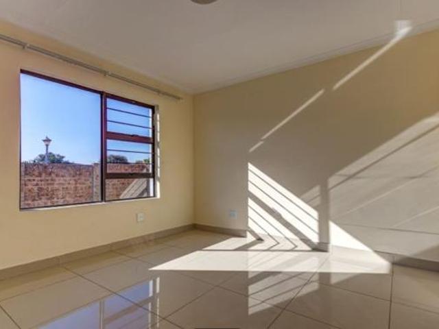 3 Bedroom Townhouse in Parkrand