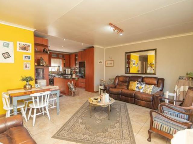 3 Bedroom Townhouse in Parsons Vlei
