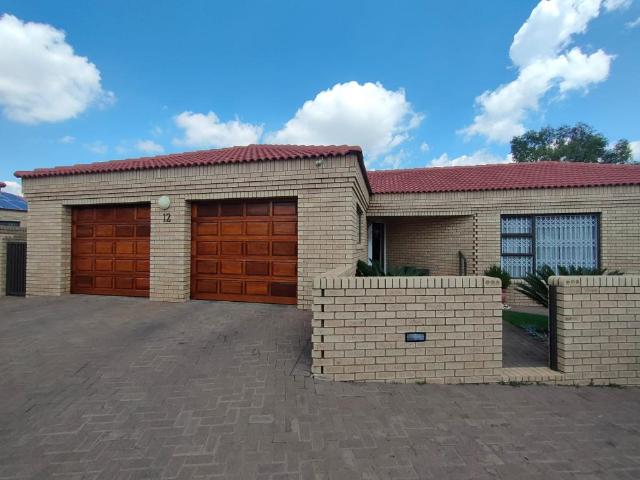 3 Bedroom Townhouse in Parys