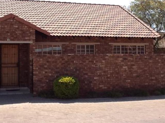 3 Bedroom Townhouse in Pierre van Ryneveld