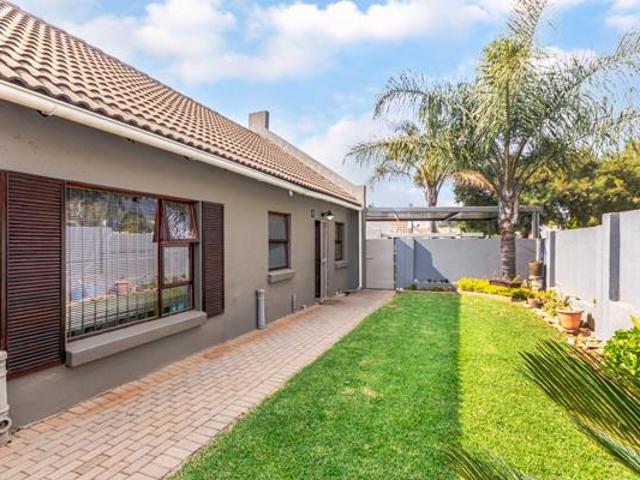 3 Bedroom Townhouse in Pinehaven