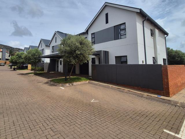 3 Bedroom Townhouse in Pinehaven