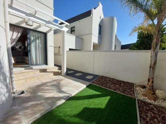 3 Bedroom Townhouse in Plattekloof