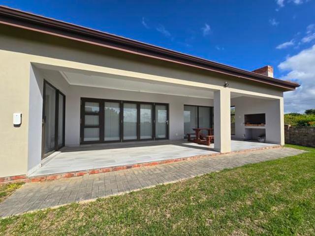 3 Bedroom Townhouse in Port Alfred Central
