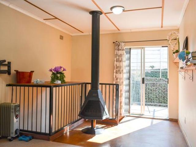 3 Bedroom Townhouse in Prestbury
