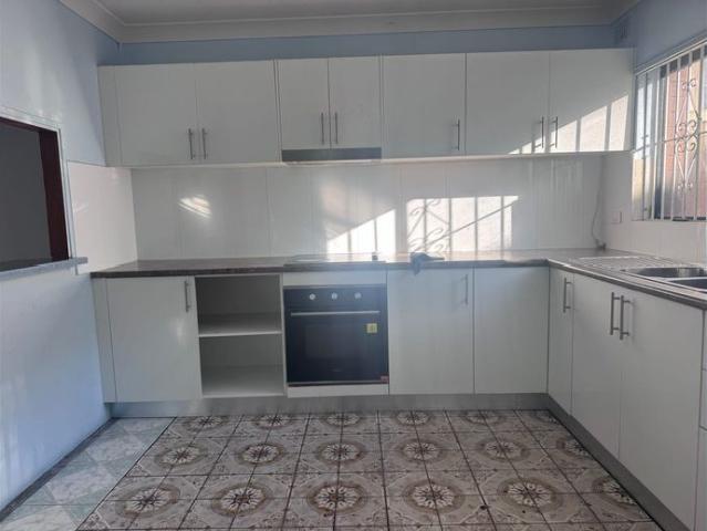 3 BEDROOM TOWNHOUSE IN PRIME LOCATION