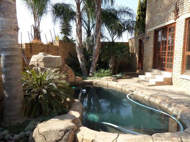 3 Bedroom Townhouse in Ruimsig