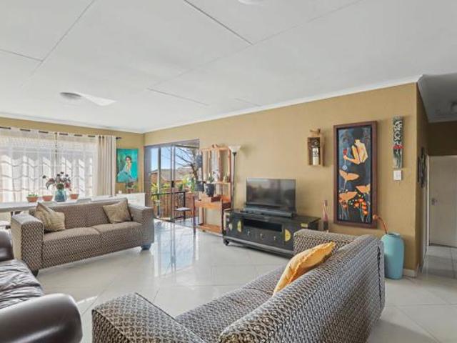 3 Bedroom Townhouse in Ruimsig