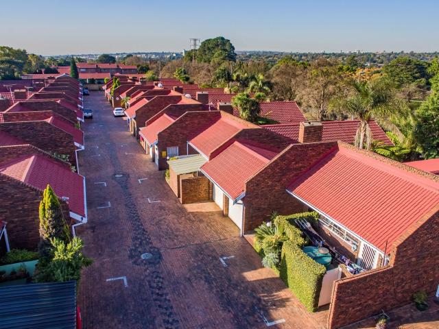 3 Bedroom Townhouse in Randpark Ridge