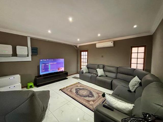 3 Bedroom Townhouse in Randpark