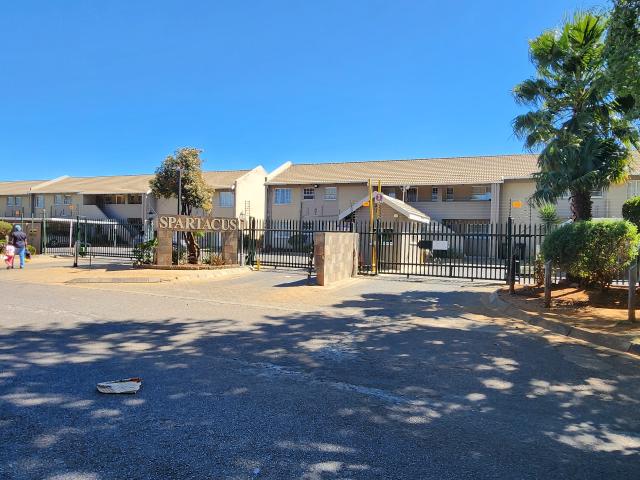 3 Bedroom Townhouse in Ravenswood