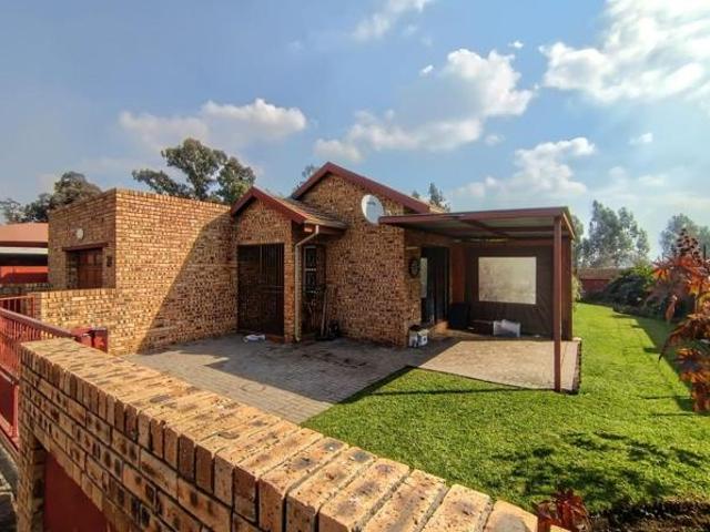 3 Bedroom Townhouse in Riversdale