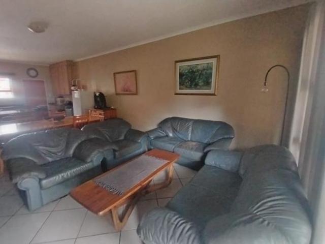 3 Bedroom Townhouse in Riversdale