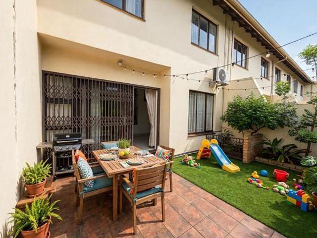 3 Bedroom Townhouse in Riverside