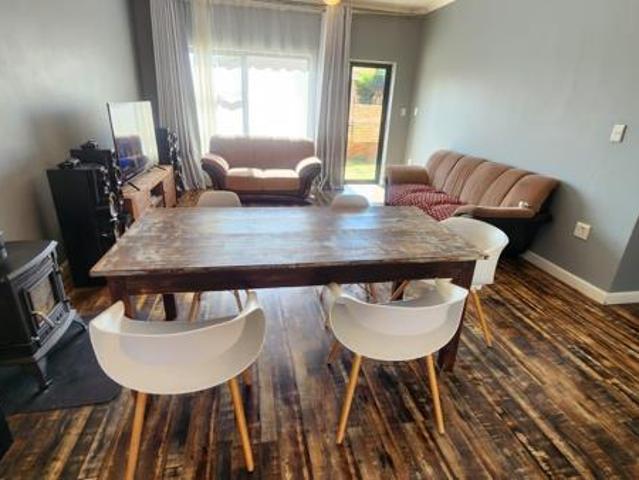 3 Bedroom Townhouse in Robin Park