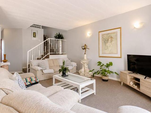 3 Bedroom Townhouse in Roodekrans