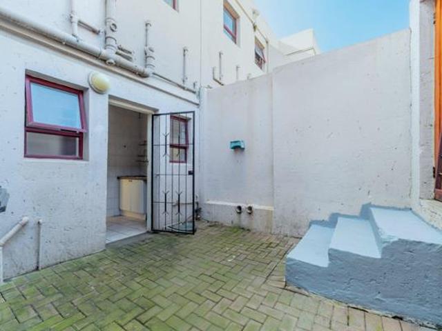 3 Bedroom Townhouse in Roodekrans