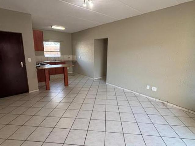 3 Bedroom Townhouse in Roodepoort Central