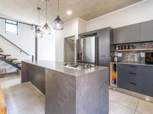 3 Bedroom Townhouse in Roodepoort Central