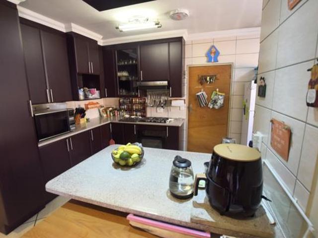 3 Bedroom Townhouse in Rooihuiskraal North