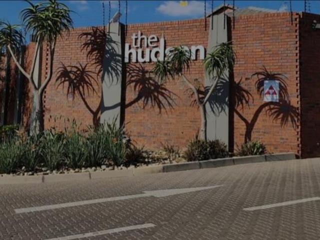 3 Bedroom Townhouse in Rooihuiskraal North