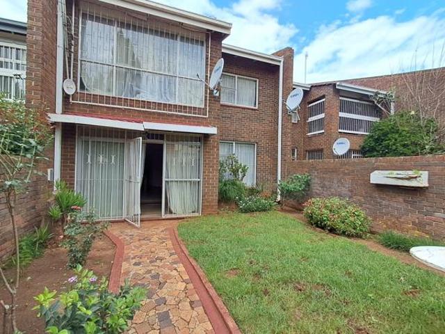 3 Bedroom Townhouse in Stilfontein