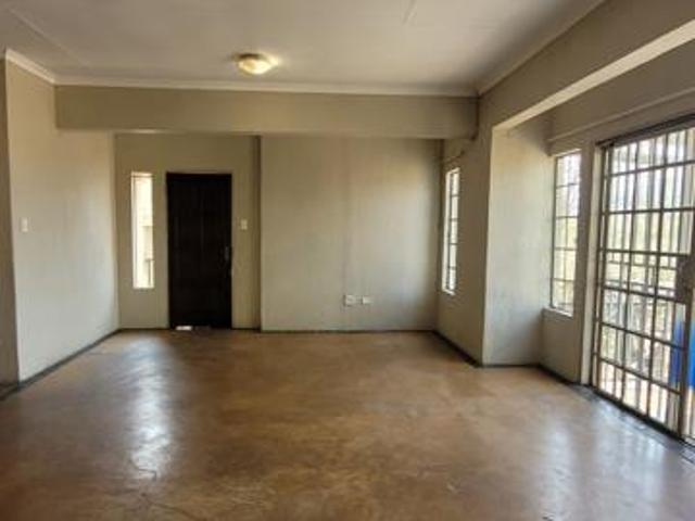 3 Bedroom Townhouse in Stonehenge