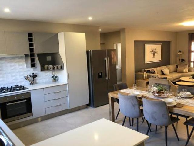 3 Bedroom Townhouse in Stonehenge