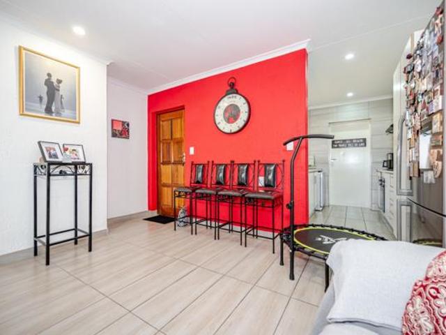3 Bedroom Townhouse in Strubens Valley