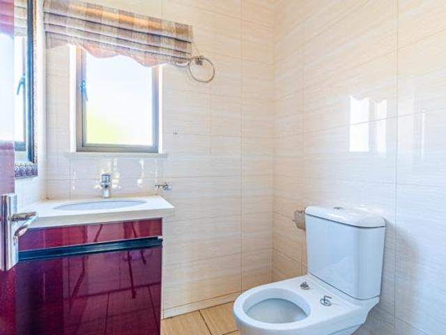 3 Bedroom Townhouse in Summerset