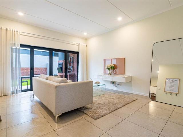 3 Bedroom Townhouse in Sunninghill