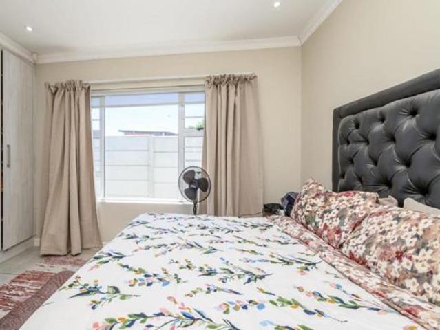 3 Bedroom Townhouse in Salisbury Park