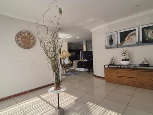 3 Bedroom Townhouse in Sandown