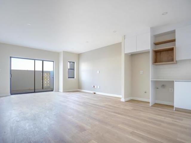 3 Bedroom Townhouse in Sandown