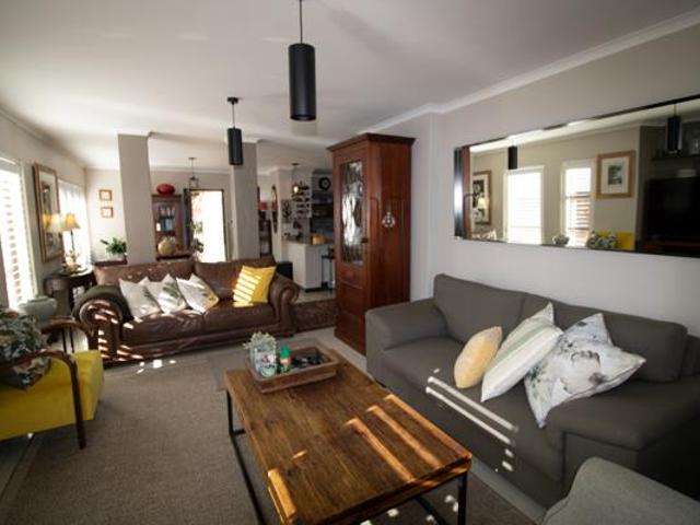 3 Bedroom Townhouse in Santareme