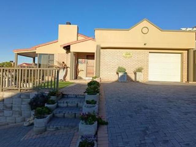 3 bedroom townhouse in seemeeupark.