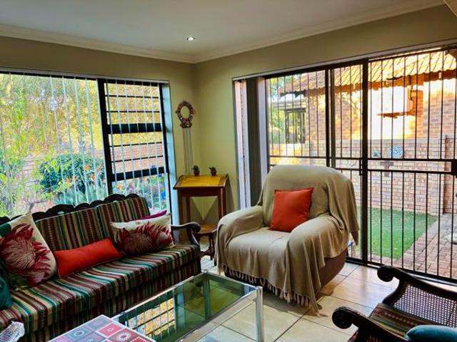 3 Bedroom Townhouse in Shellyvale