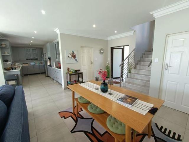 3 Bedroom Townhouse in Shellyvale